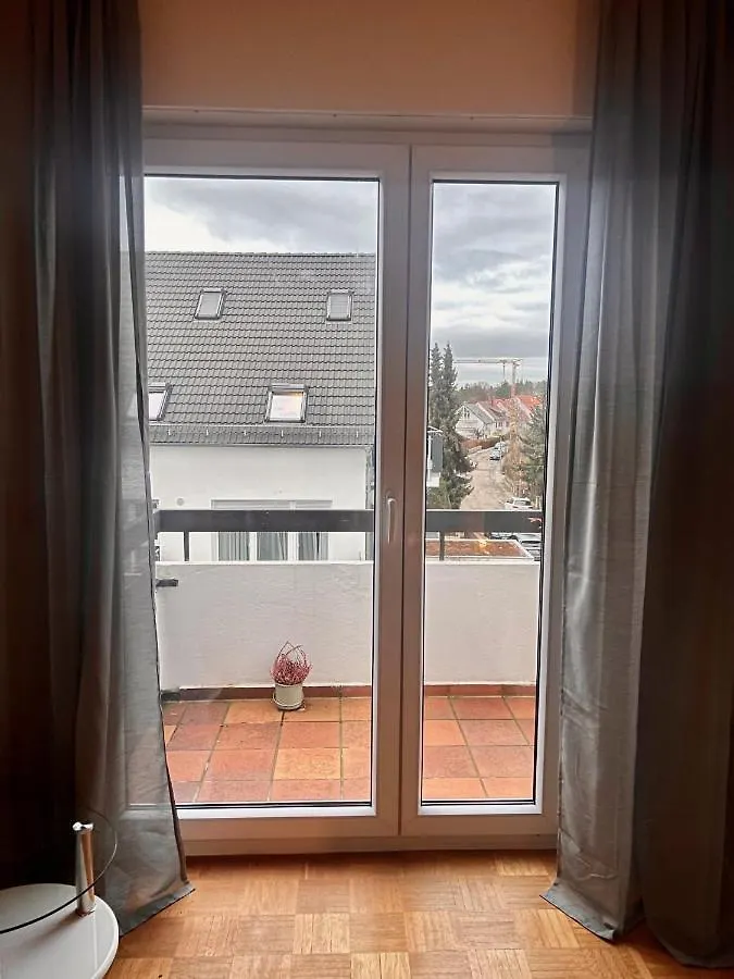 Modern Und Gross Eingerichtete Wohnung, Netflix, Playstation Stuttgart 0*,