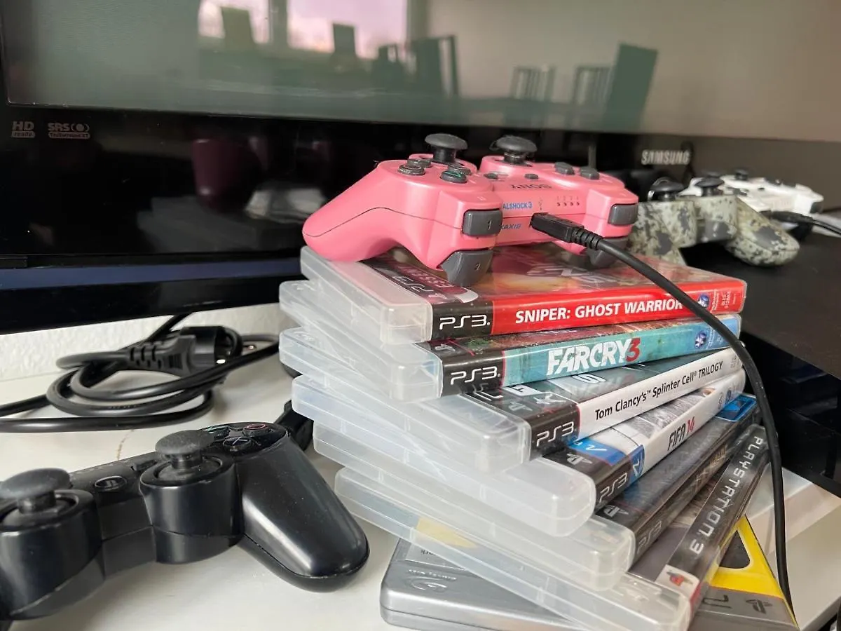 Modern Und Gross Eingerichtete Wohnung, Netflix, Playstation Stuttgart Germany