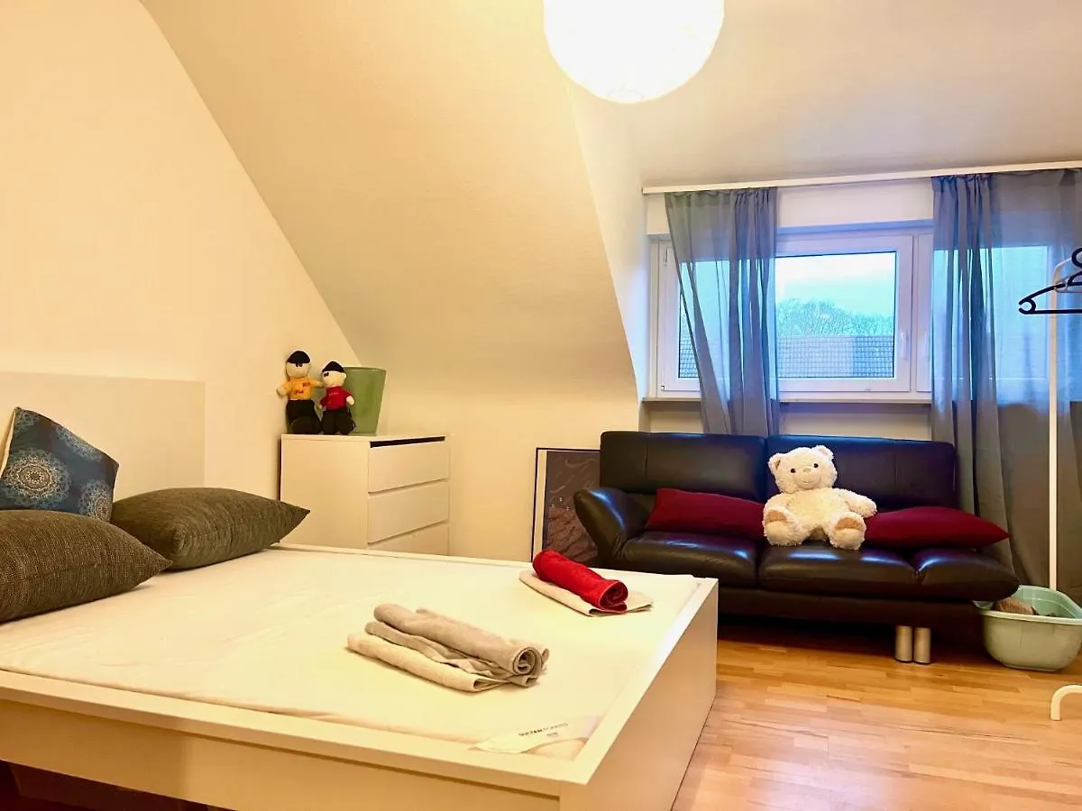 Apartment Modern Und Gross Eingerichtete Wohnung, Netflix, Playstation Stuttgart Germany